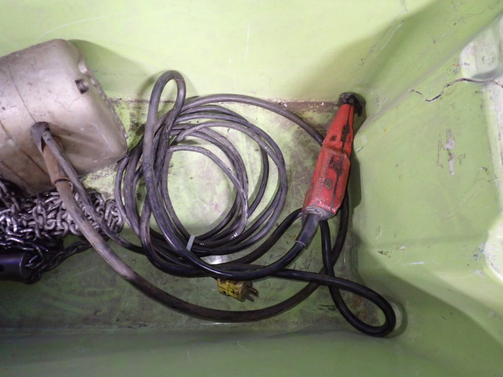 Columbus Mckinnon Corp 1/2 Ton Electric Chain Hoist - F