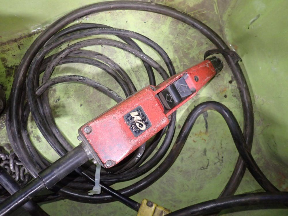 Columbus Mckinnon Corp 1/2 Ton Electric Chain Hoist - F