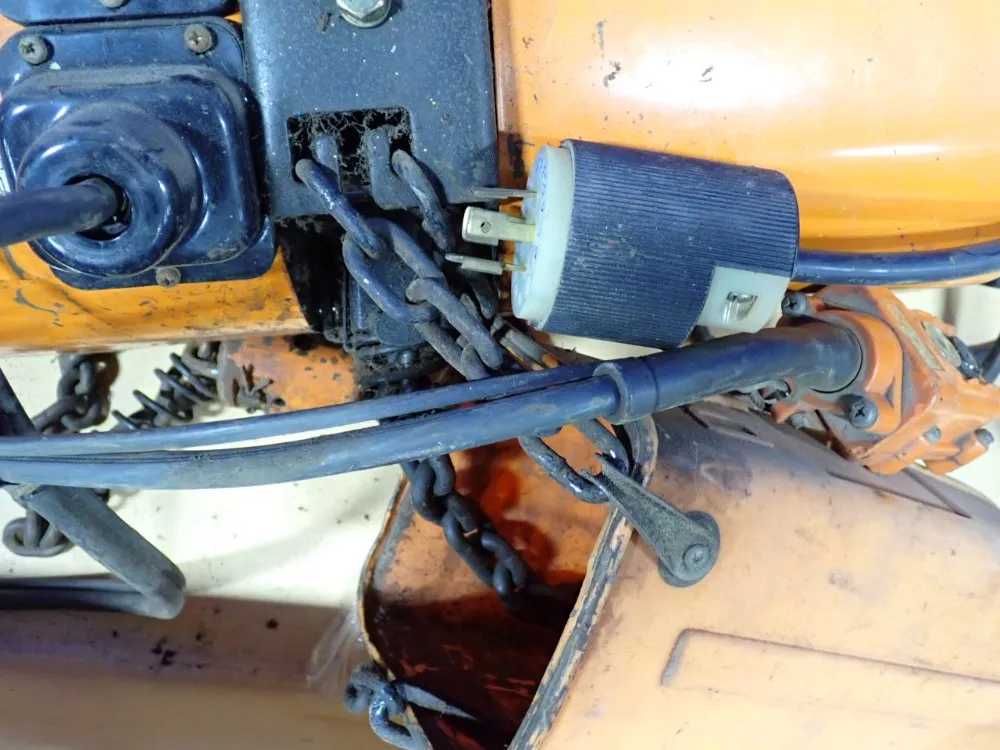 Hitachi 1 Ton Electric Chain Hoist - 1gs1