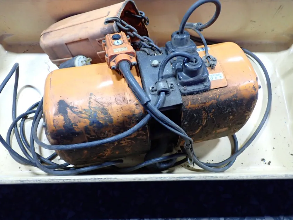 Hitachi 1 Ton Electric Chain Hoist - 1gs1