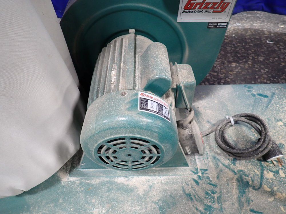 Grizzly 2 @ 19" X 19" X 40" Dust Collector