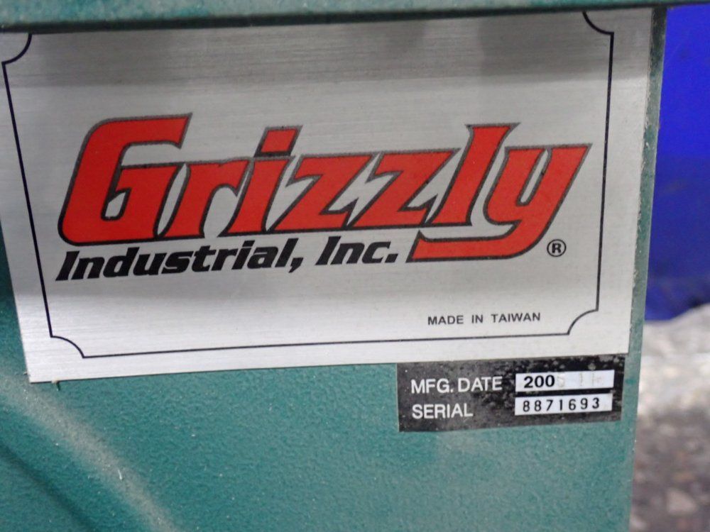 Grizzly 2 @ 19" X 19" X 40" Dust Collector