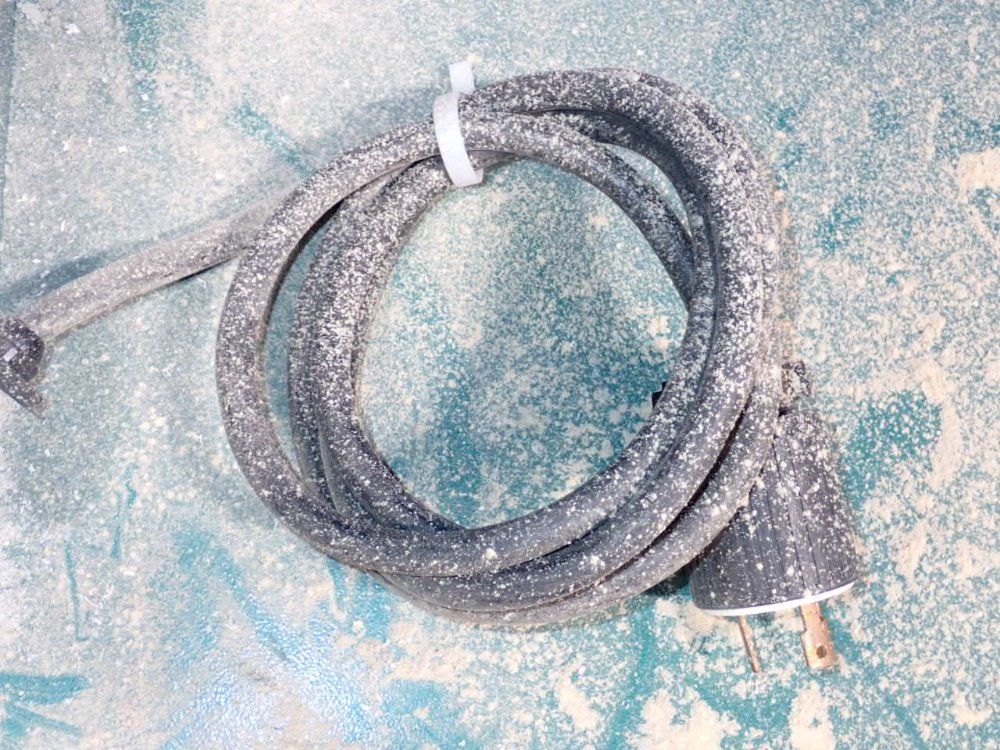 Grizzly 2 @ 19" X 19" X 40" Dust Collector