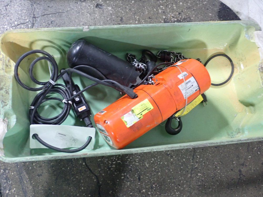 Columbus Mckinnon Corporation 1/2 Ton Hoist - F