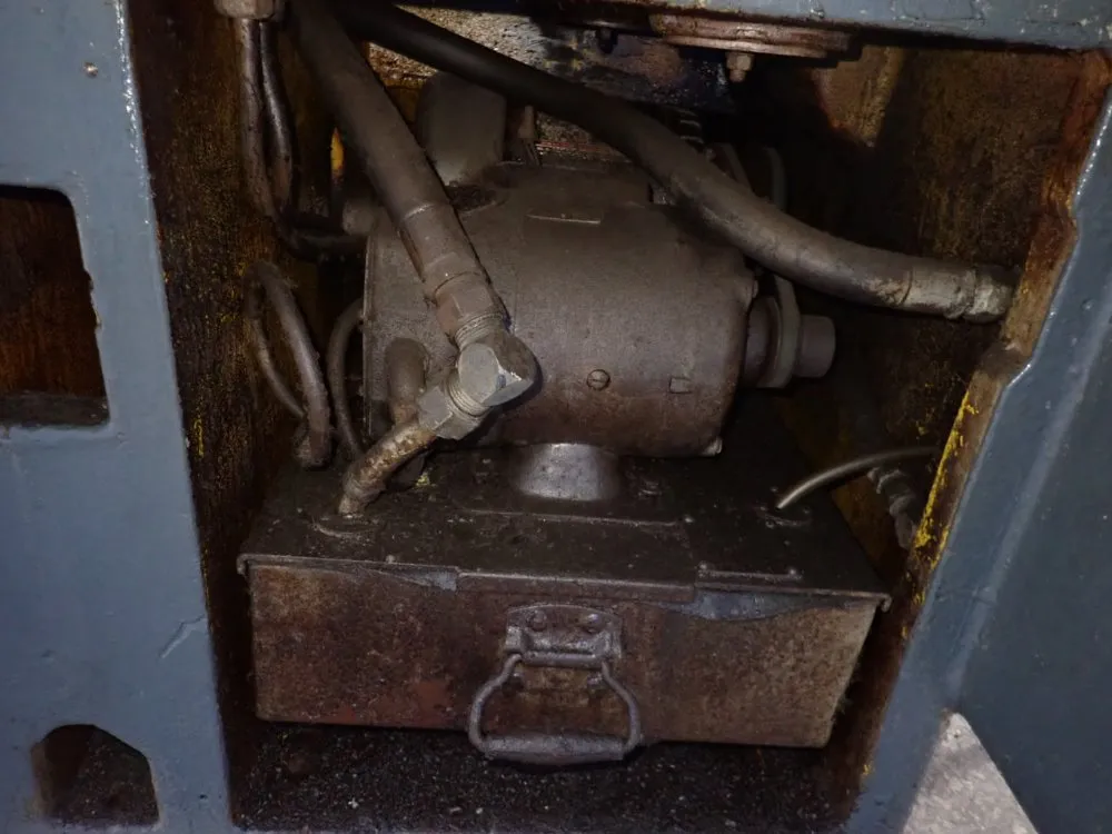 Brown & Sharpe Cylindrical Grinder - No 3