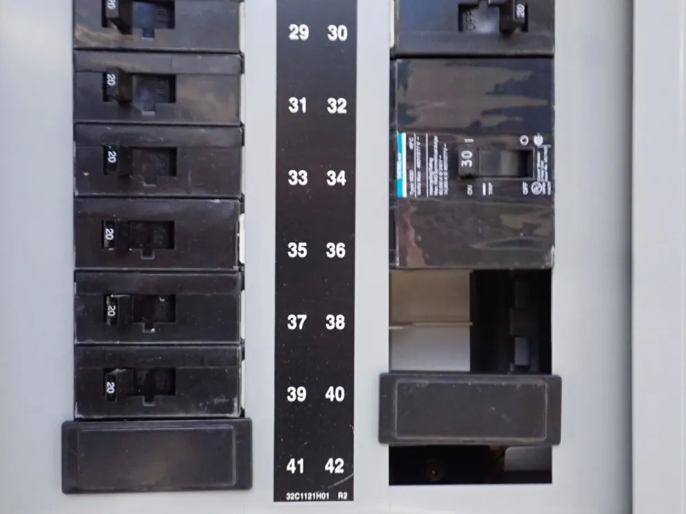 Square D 400 Amp / 277/480 Vac Panelboard - Prl2a