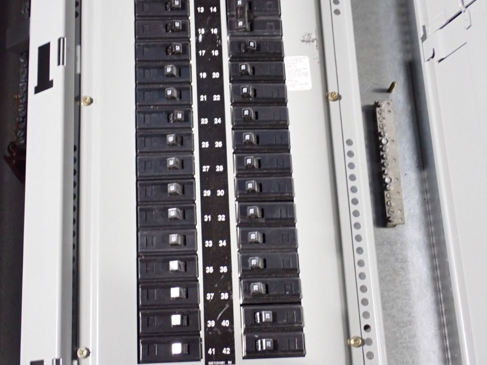 Square D 225 Amp / 120/208 Vac Panelboard - Prl1a