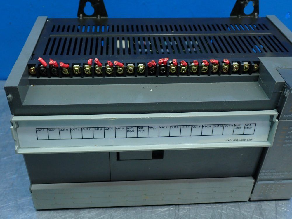 Allen Bradley 18-input 12-output Slc500 Fixed I/o Processor Module - 1747-l30d