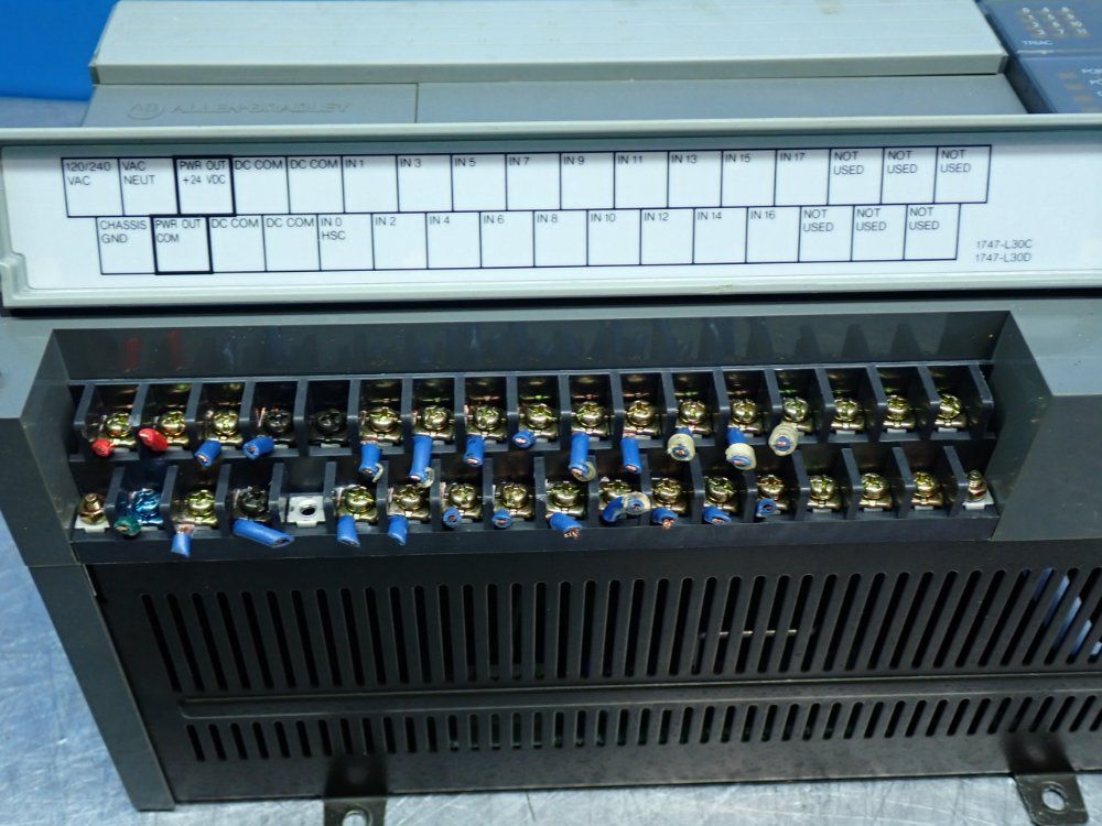 Allen Bradley 18-input 12-output Slc500 Fixed I/o Processor Module - 1747-l30d