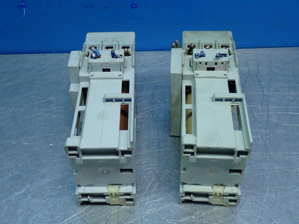 Allen Bradley Contactor, 2pcs - 100-c30d*00
