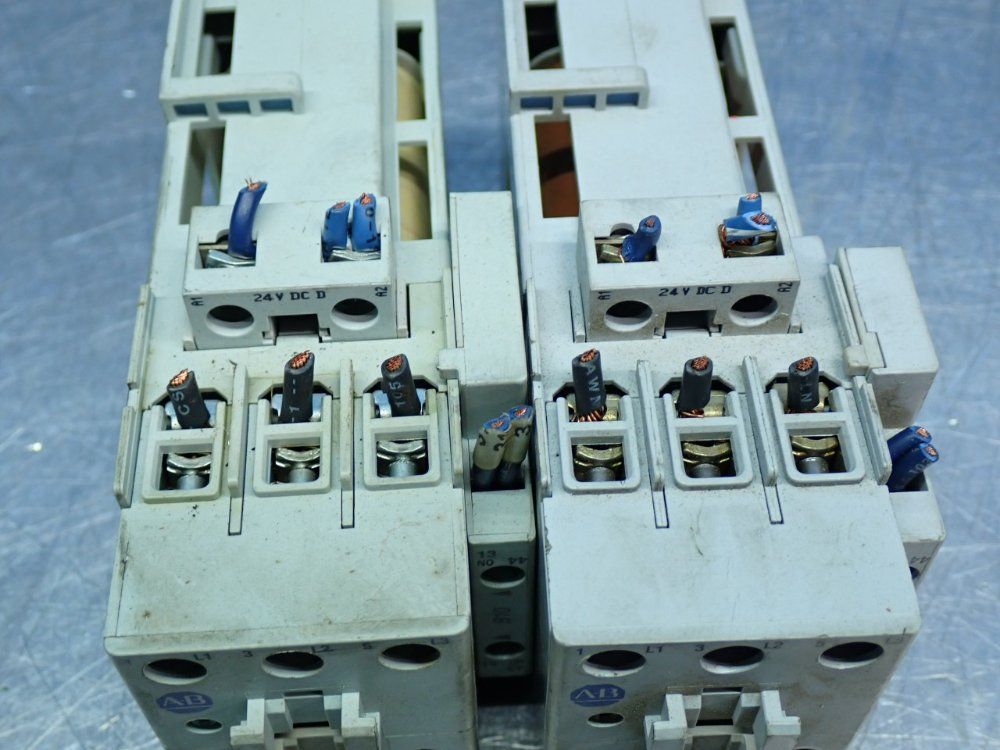 Allen Bradley Contactor, 2pcs - 100-c30d*00