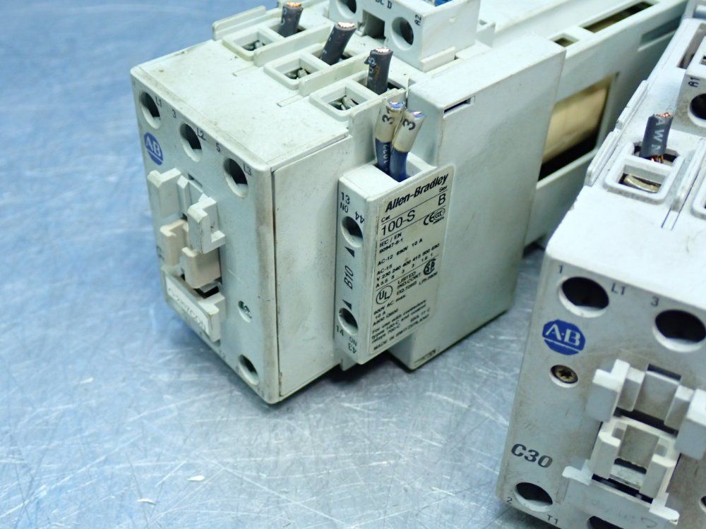 Allen Bradley Contactor, 2pcs - 100-c30d*00