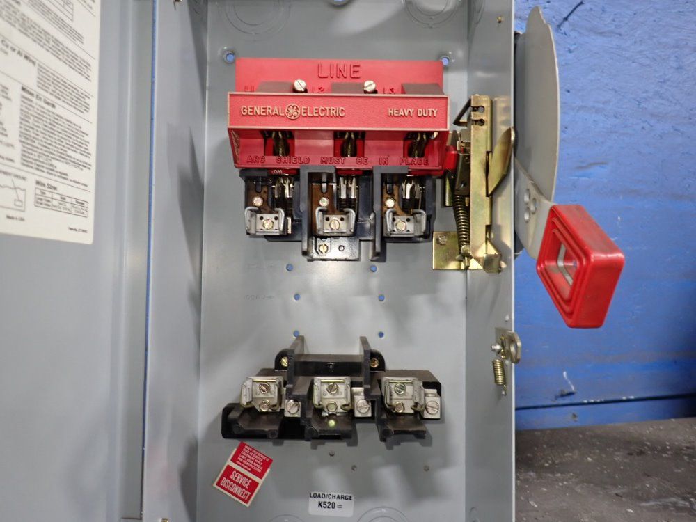 General Electric 60 Amps Fusible Disconnect - Th3362