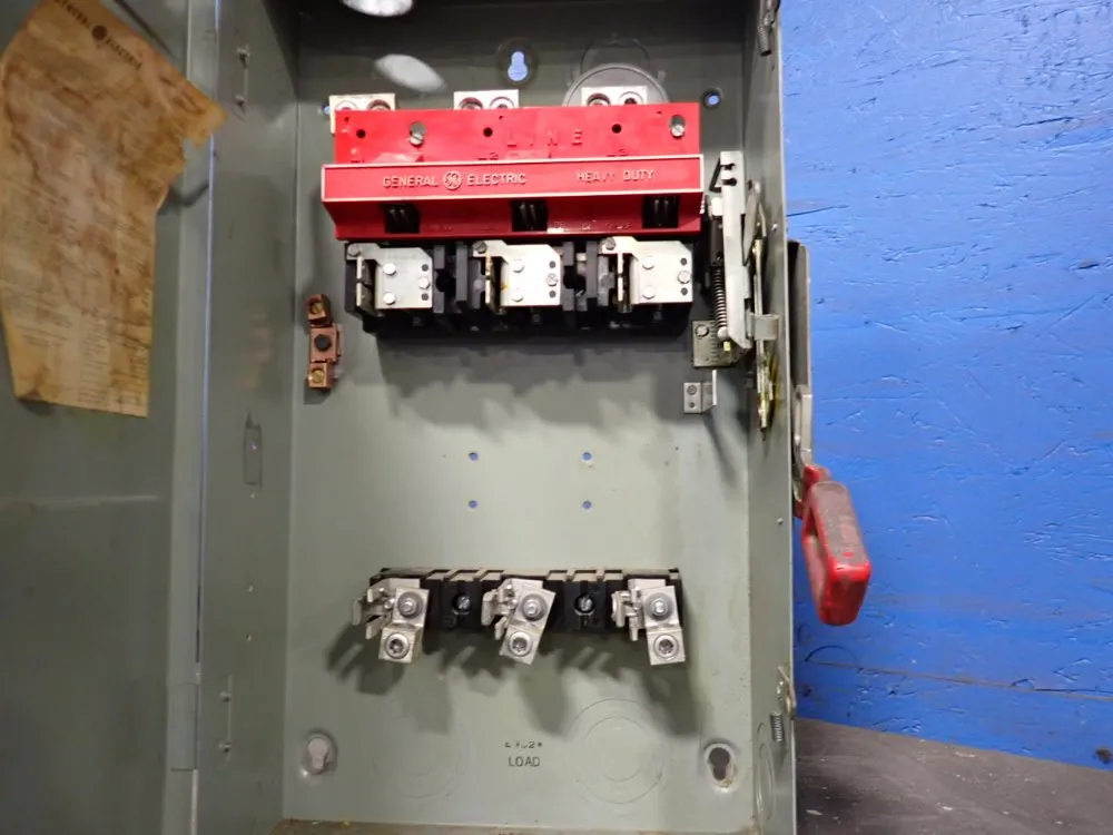 General Electric 200 Amps Non-fusible Disconnect - Th3364