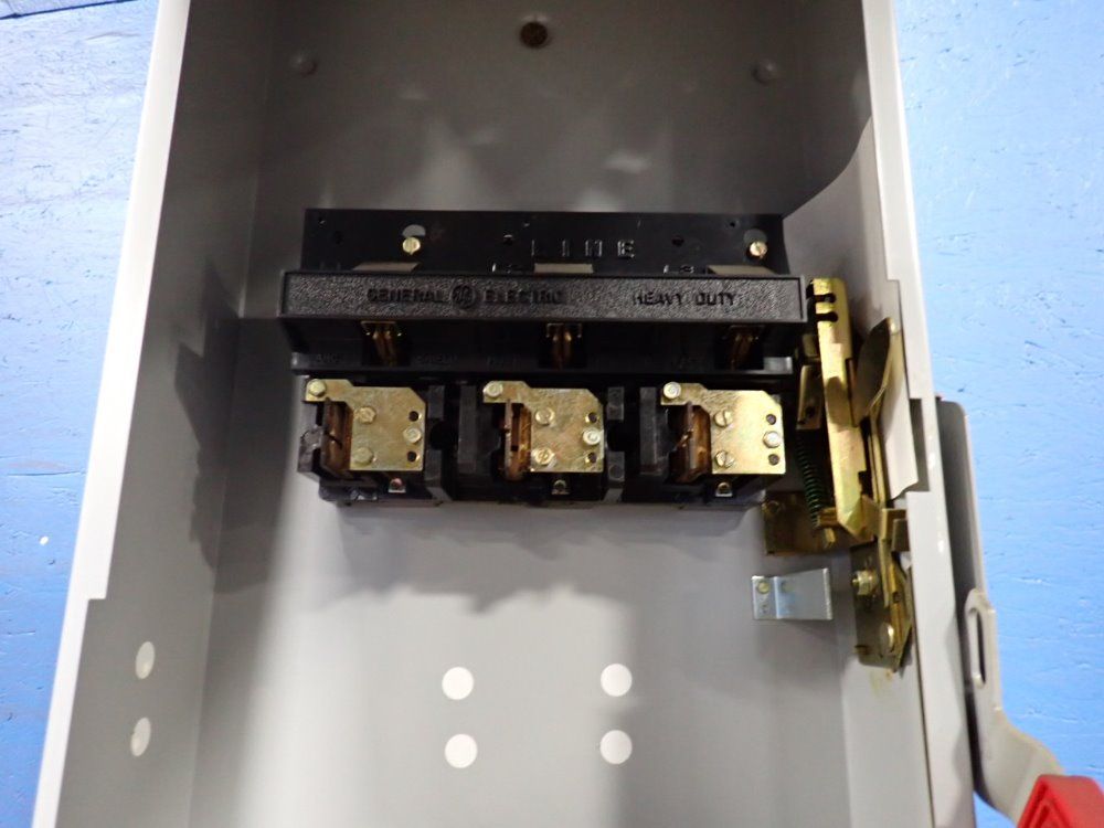 General Electric 200 Amps Non-fusible Disconnect - Th3364r