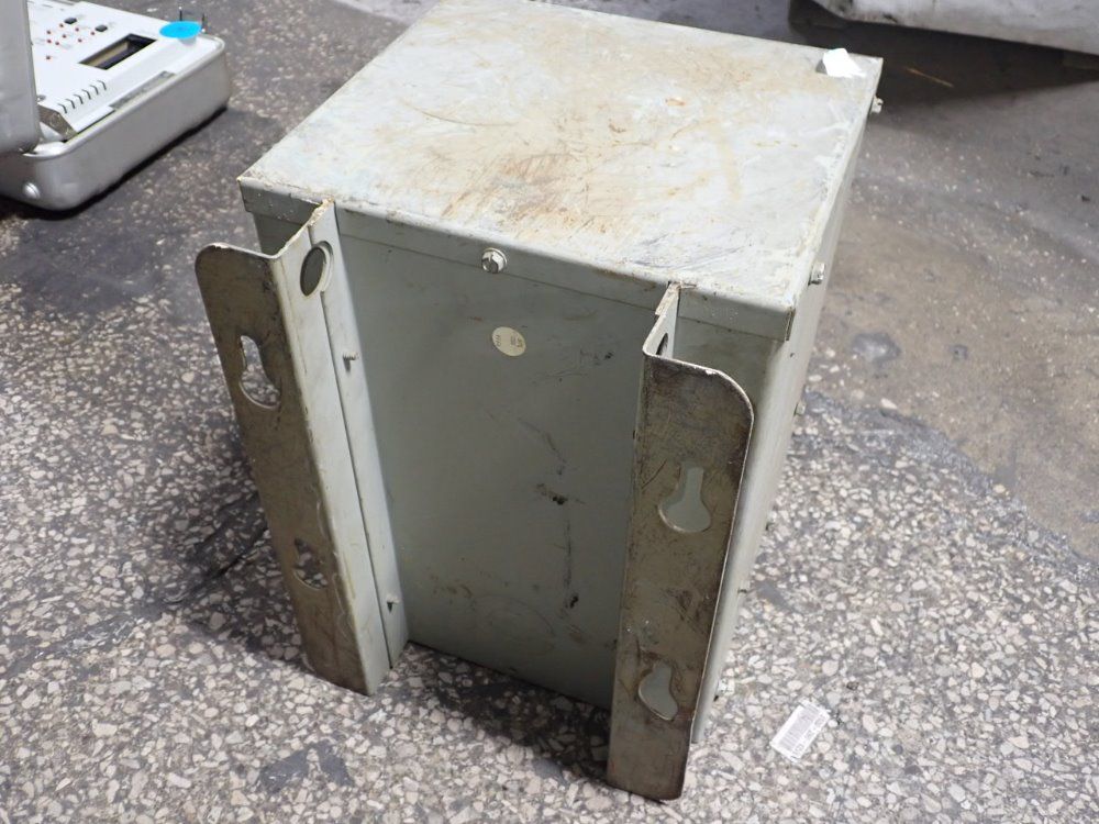 General Electric 7.5 Kva Transformer - 9t21b1029g4