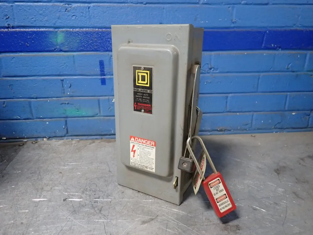 Square D 30 Amp Fusible Disconnect - H321n
