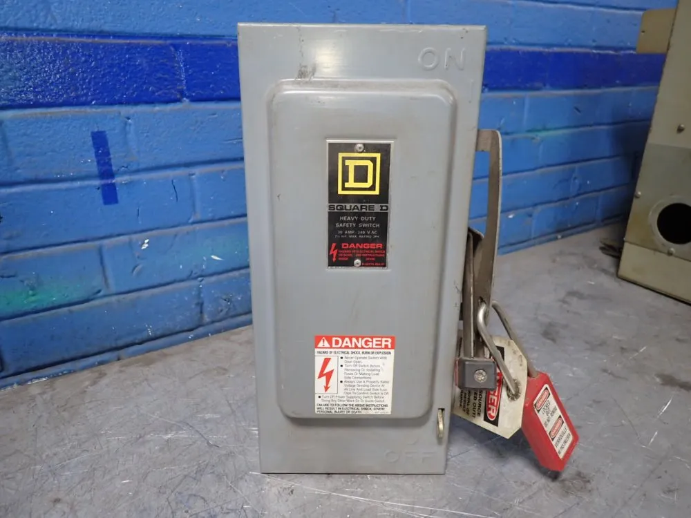 Square D 30 Amp Fusible Disconnect - H321n