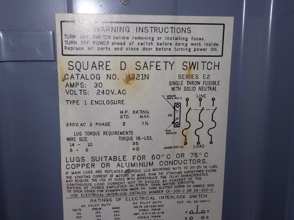 Square D 30 Amp Fusible Disconnect - H321n