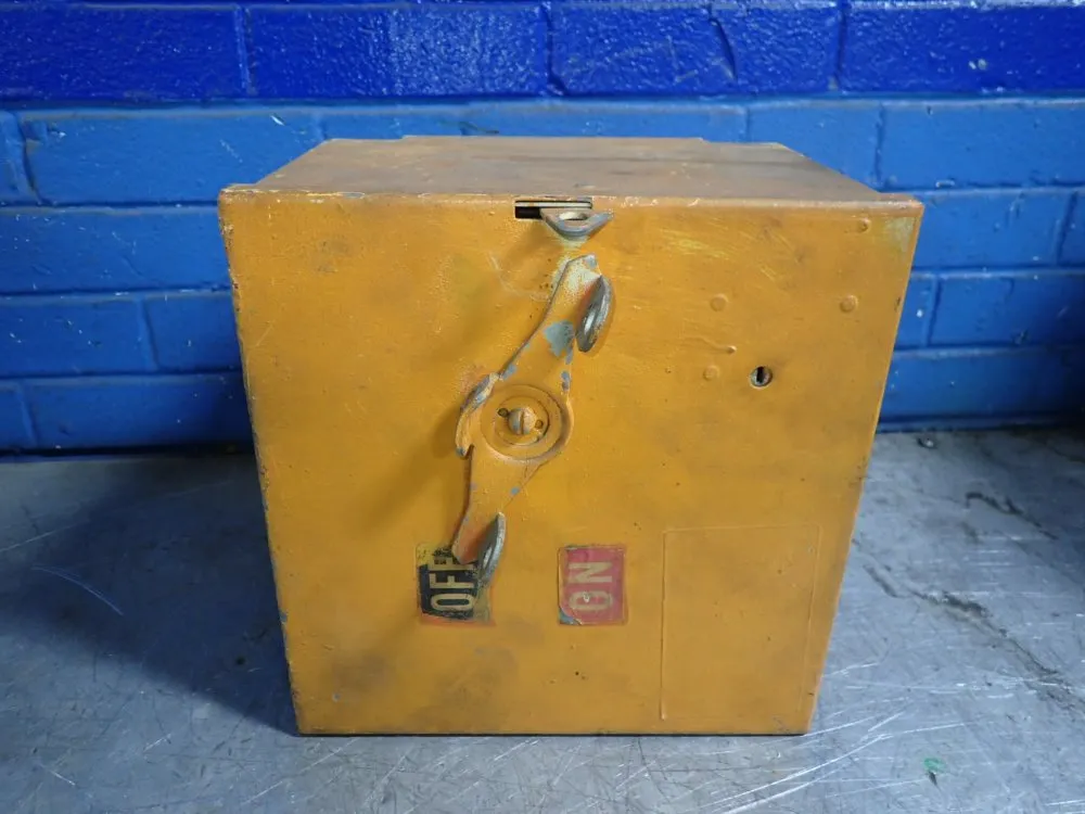 General Electric Bus Plug