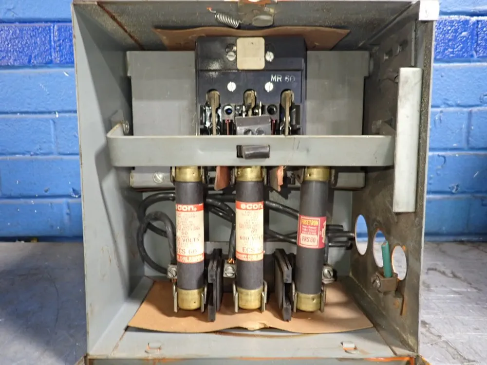 General Electric Bus Plug