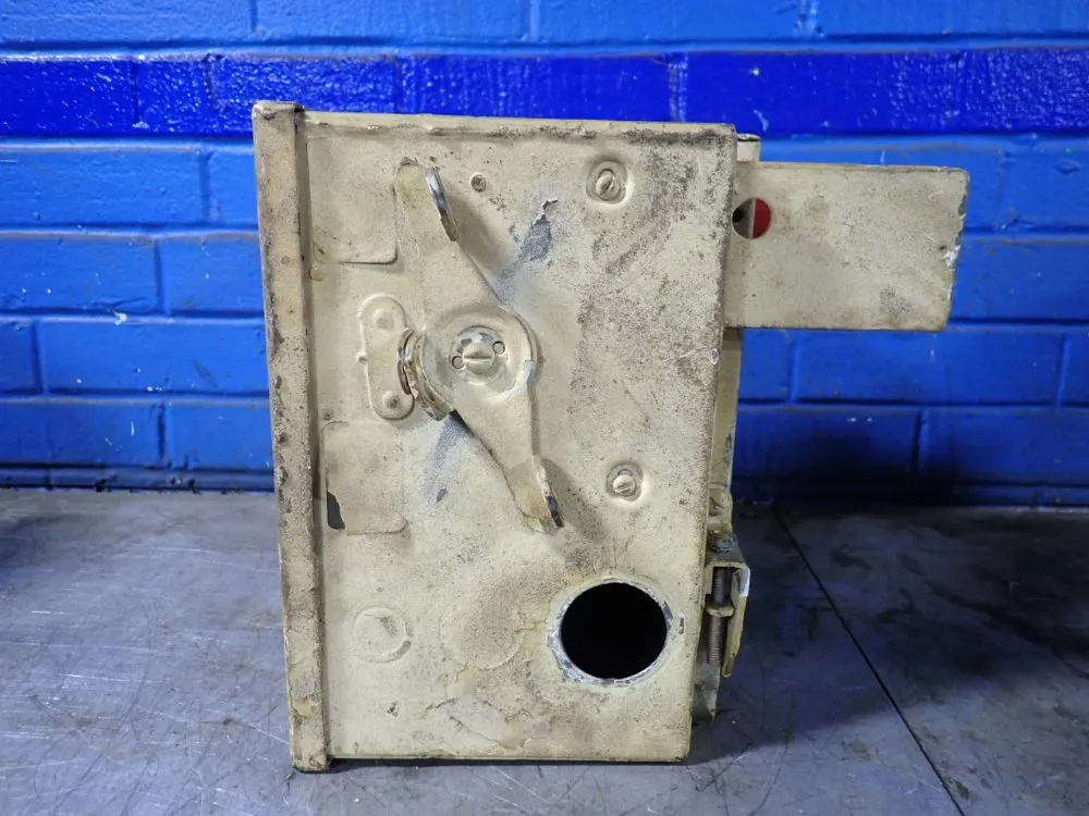 General Electric Bus Plug