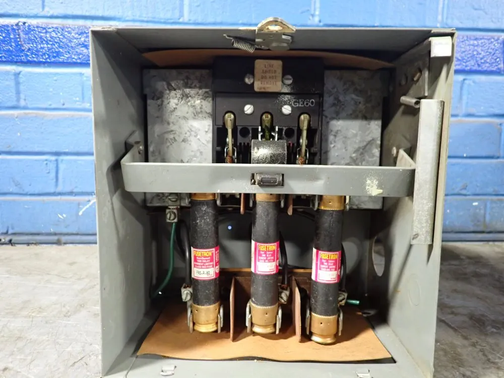 General Electric Bus Plug