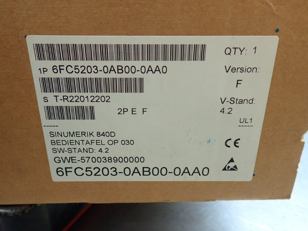 Siemens Sinumerik Slimline Operator Panel, Factory Sealed - 6fc5203-0ab00-0aa0