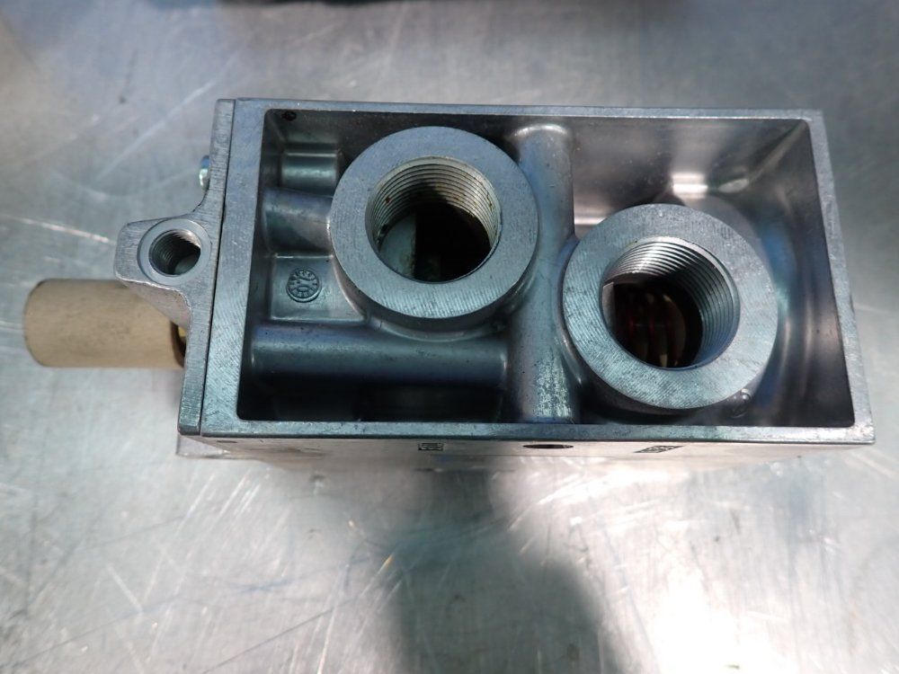 Festo Branching Modules, Valves