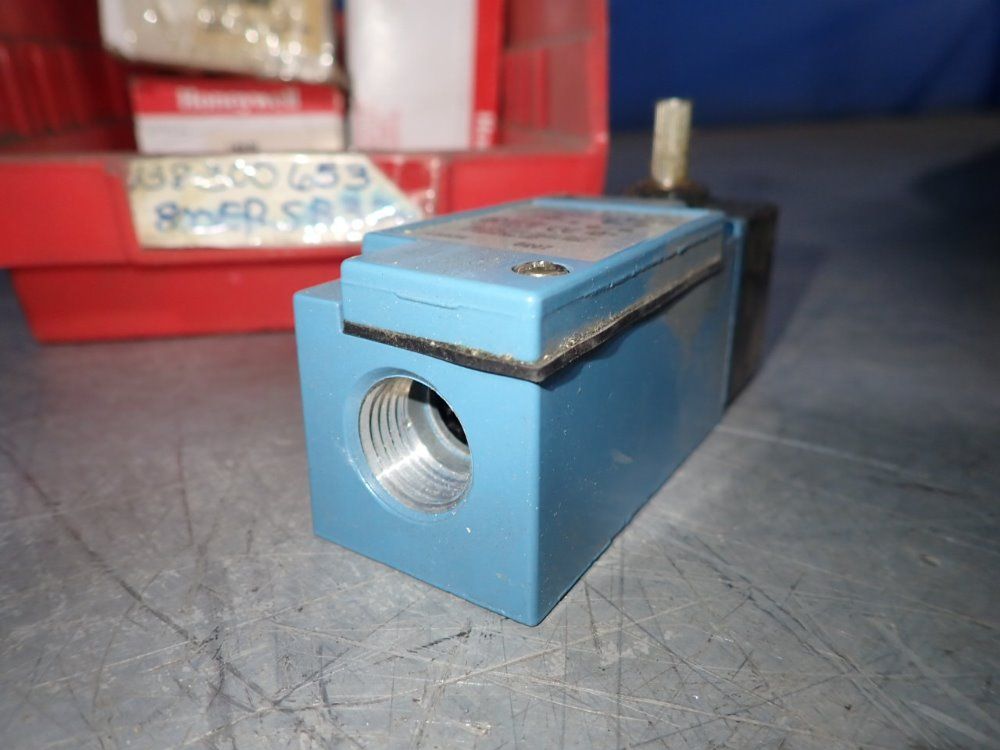 Honeywell Heavy Duty Limit Switch - Lsa3k