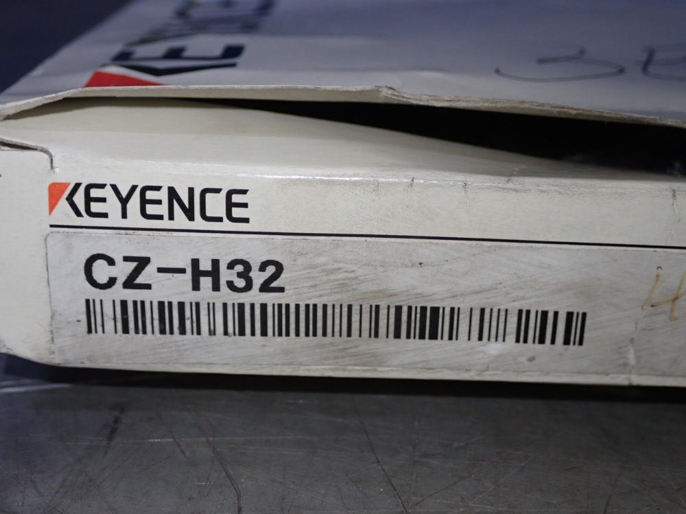 Keyence Sensor - Cz-h32