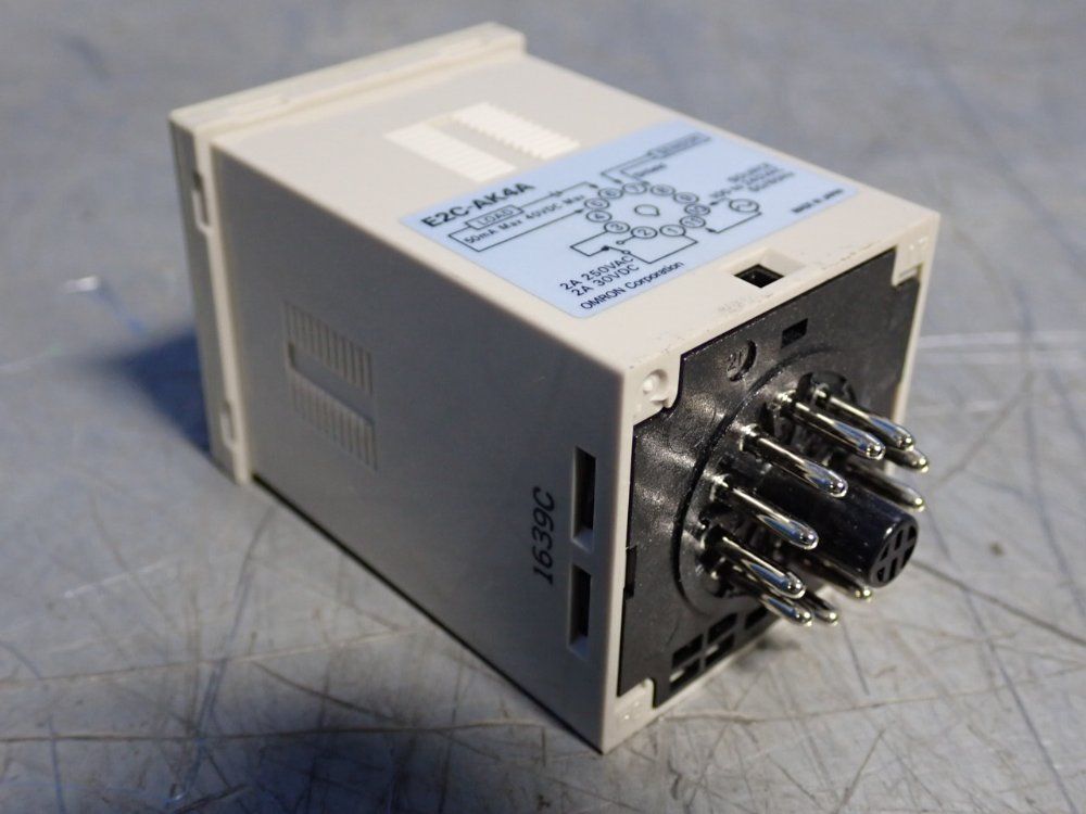 Omron Proximity Switch Amplifier - E2c-ak4a