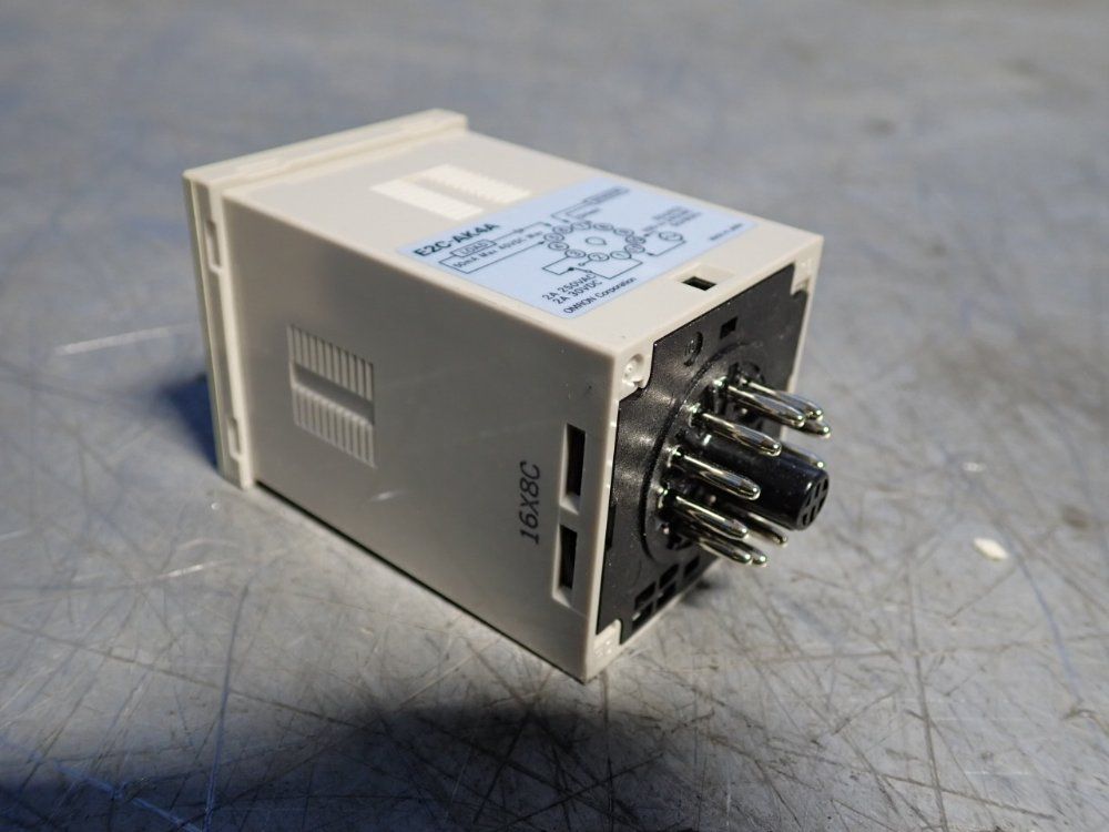 Omron Proximity Switch Amplifier - E2c-ak4a