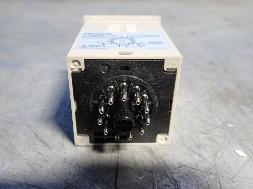 Omron Proximity Switch Amplifier - E2c-ak4a