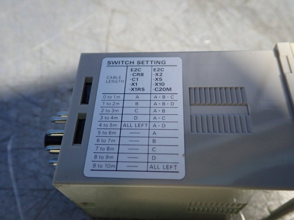 Omron Proximity Switch Amplifier - E2c-ak4a