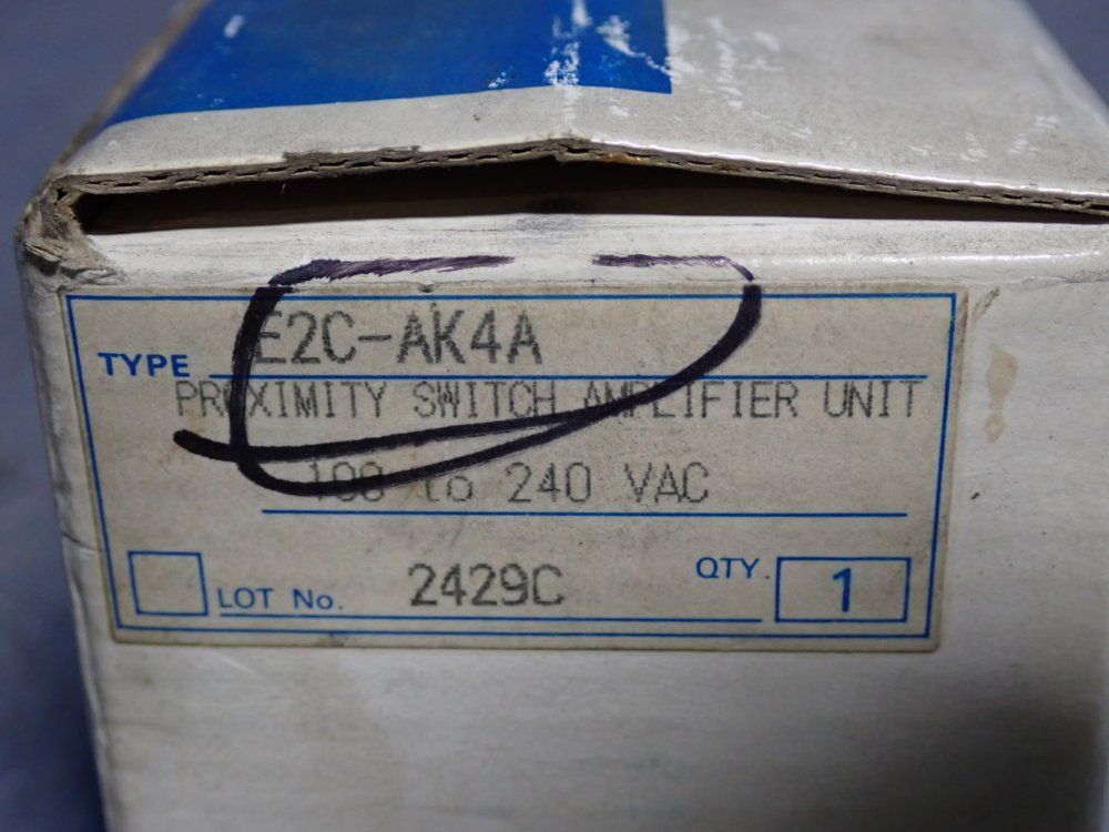 Omron Proximity Switch Amplifier - E2c-ak4a