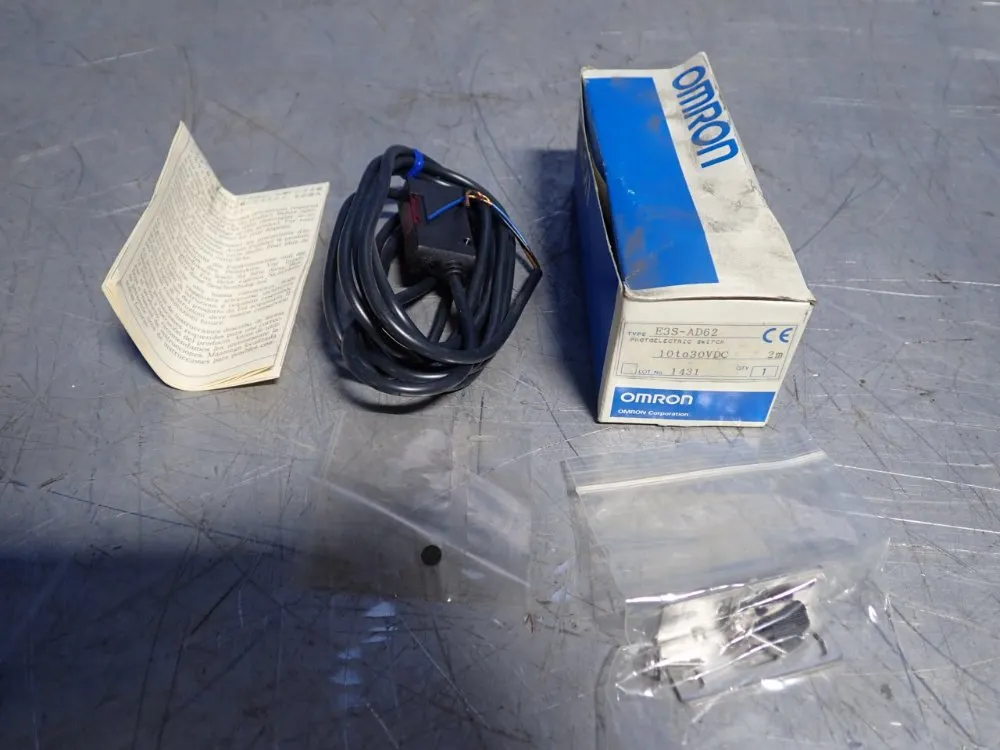 Omron Photoelectric Switch - E3s-ad62