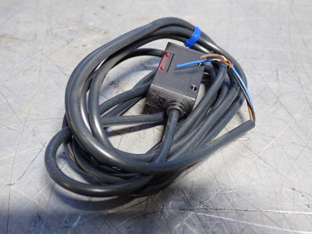 Omron Photoelectric Switch - E3s-ad62