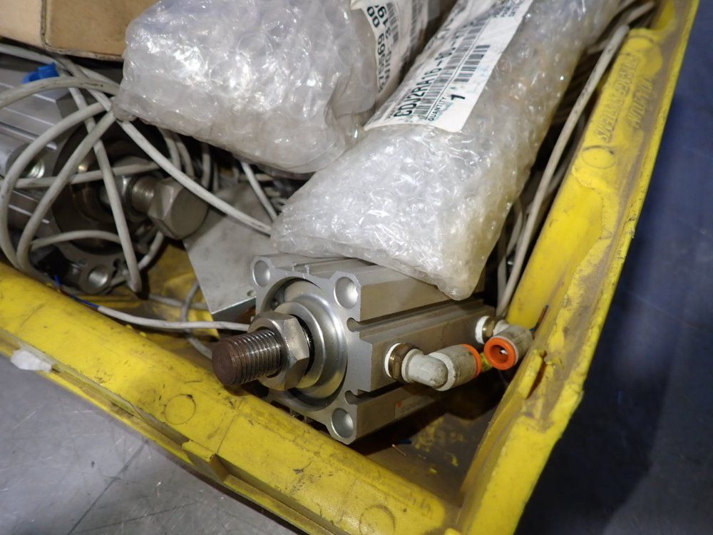 Smc Cylinders - Cdq2b23-20dz-a7 3l-xc9