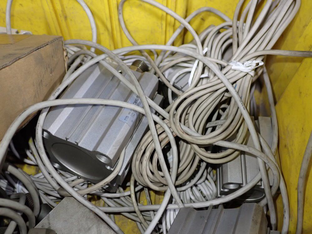 Smc Cylinders - Cdq2b23-20dz-a7 3l-xc9