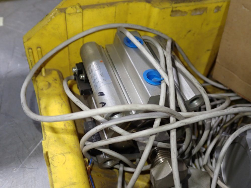 Smc Cylinders - Cdq2b23-20dz-a7 3l-xc9