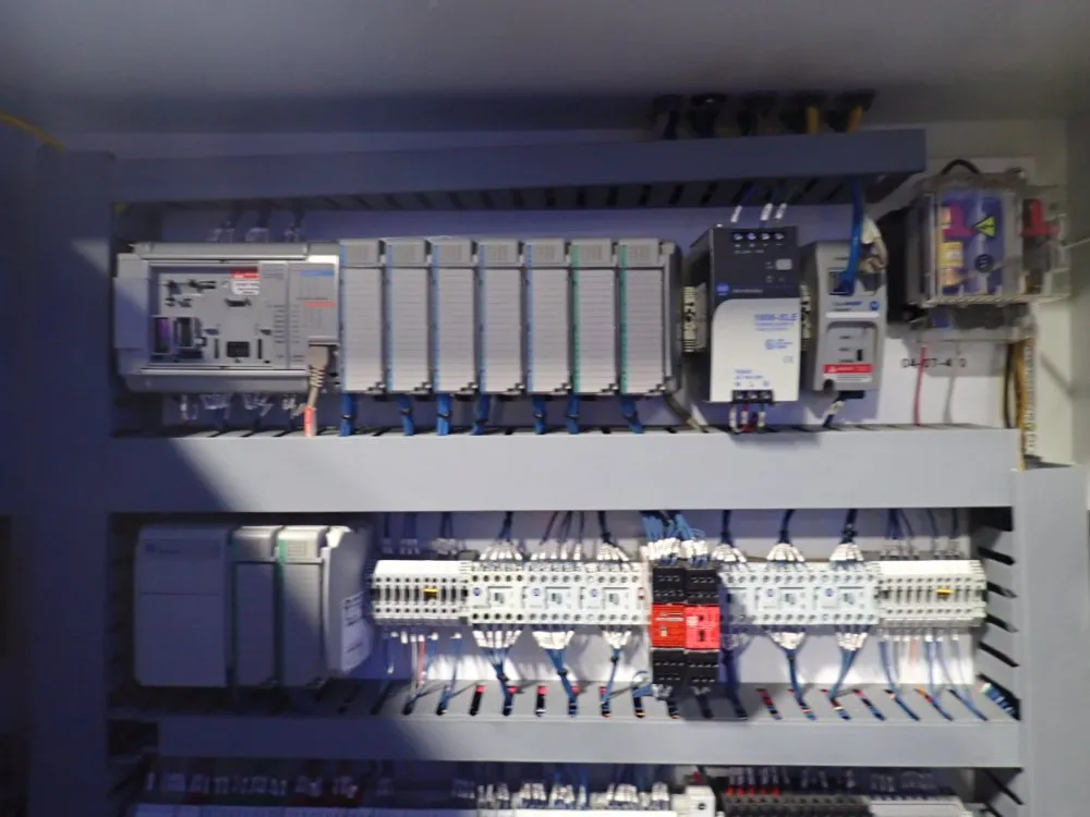 Hs Technologies Assembly Station - C-pillar Quad Cab