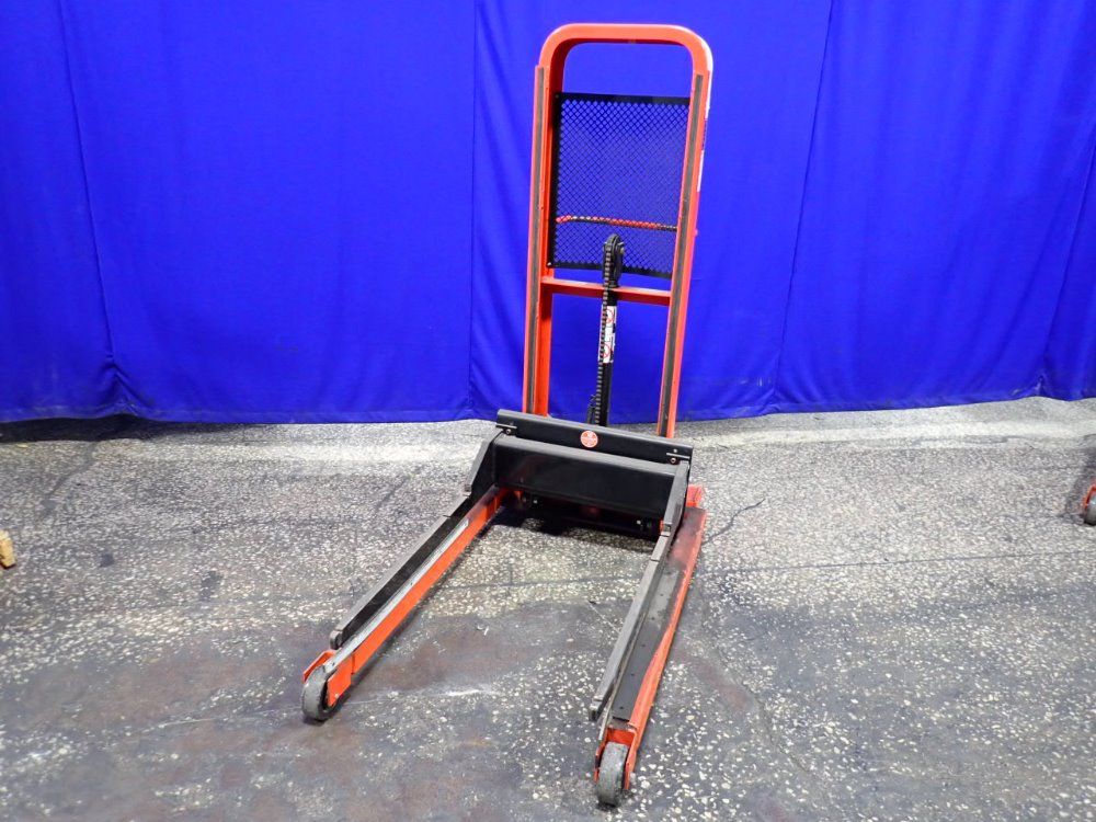 Presto Lifts 1000 Lbs Manual Stacker - M452