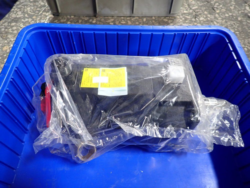 Fanuc 2000 Rpm Servo Motor - A06b-0267-b605