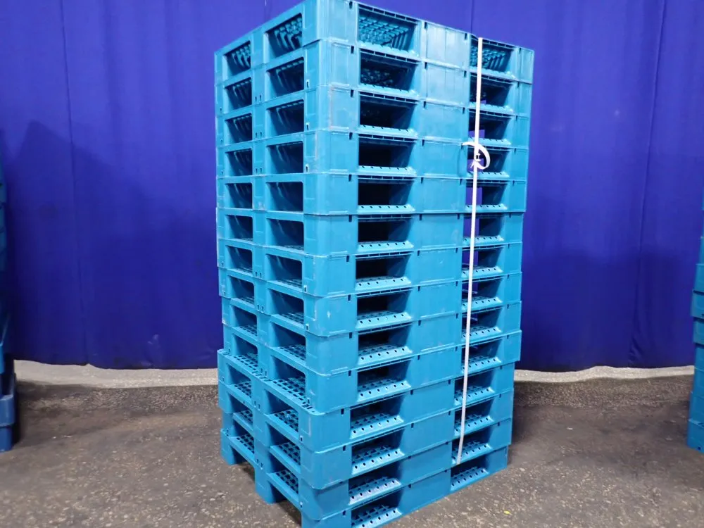 47" X 39" Plastic Pallets