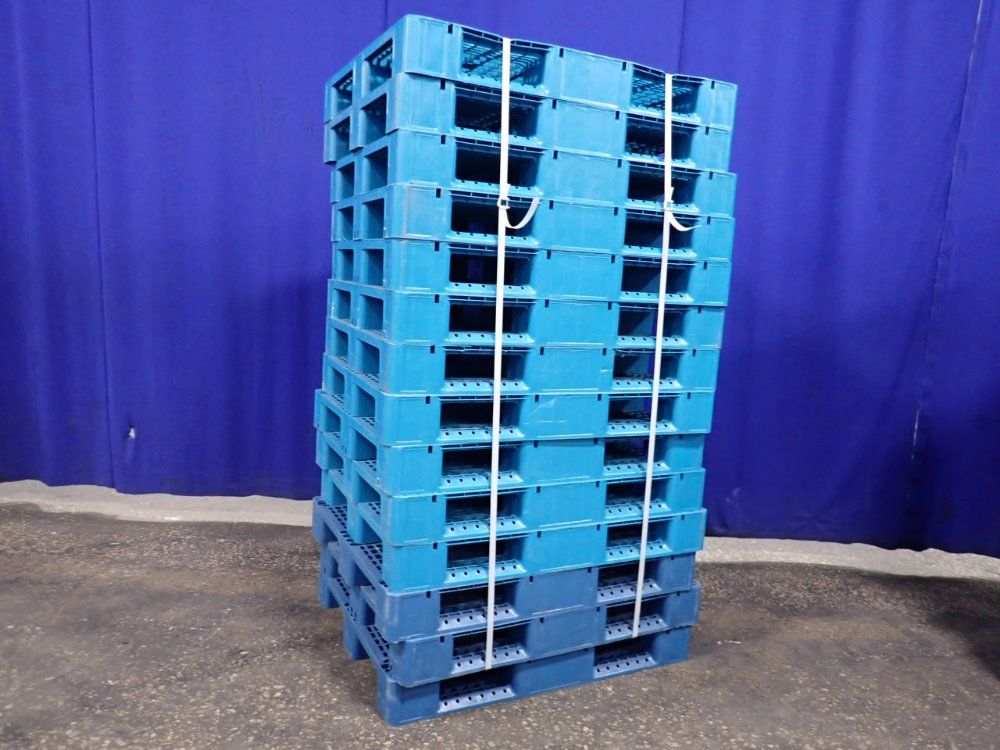 47" X 39" Plastic Pallets