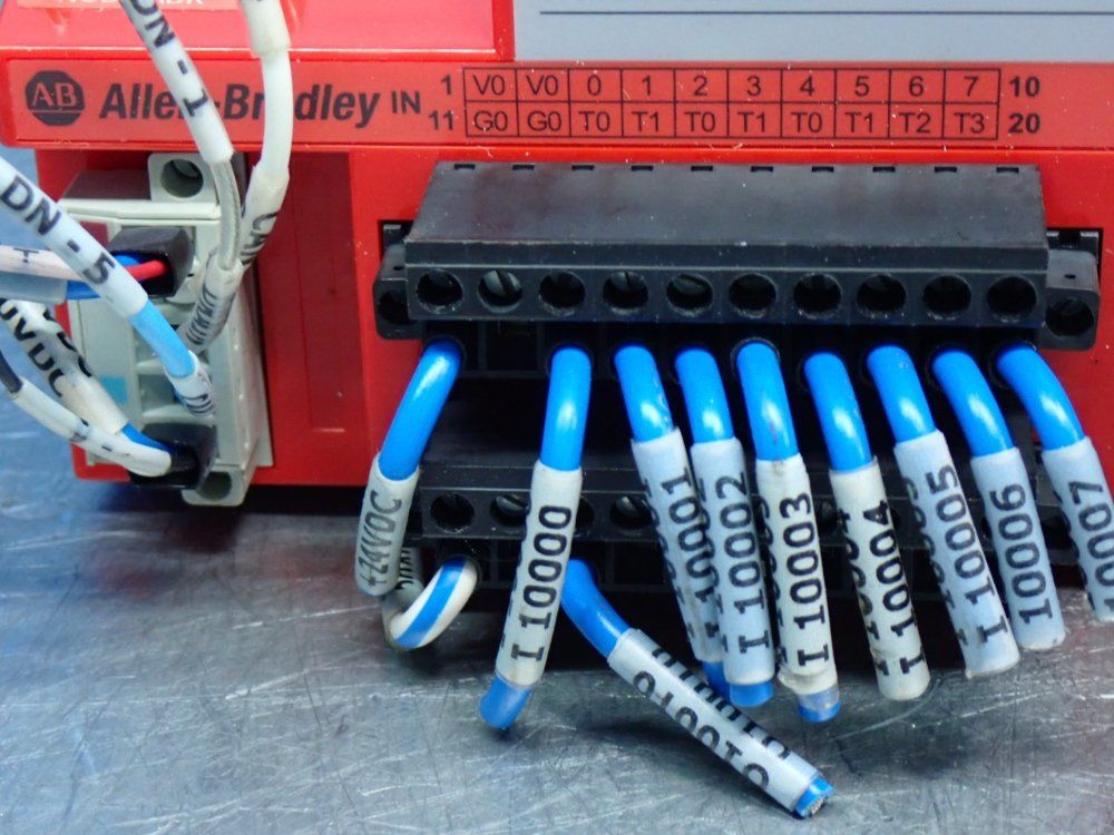 Allen Bradley Guard Compactblock Combination I/o Module - 1791ds-ib8xob8