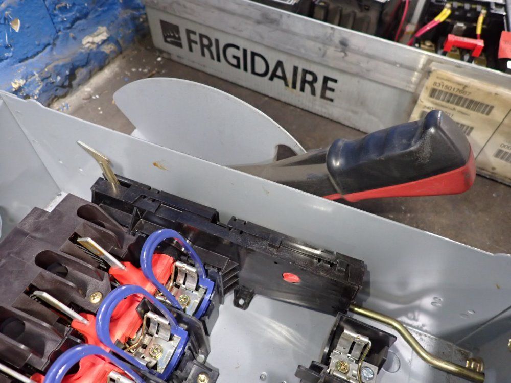 Square D 60 Amp Fusible Disconnect - H362awc