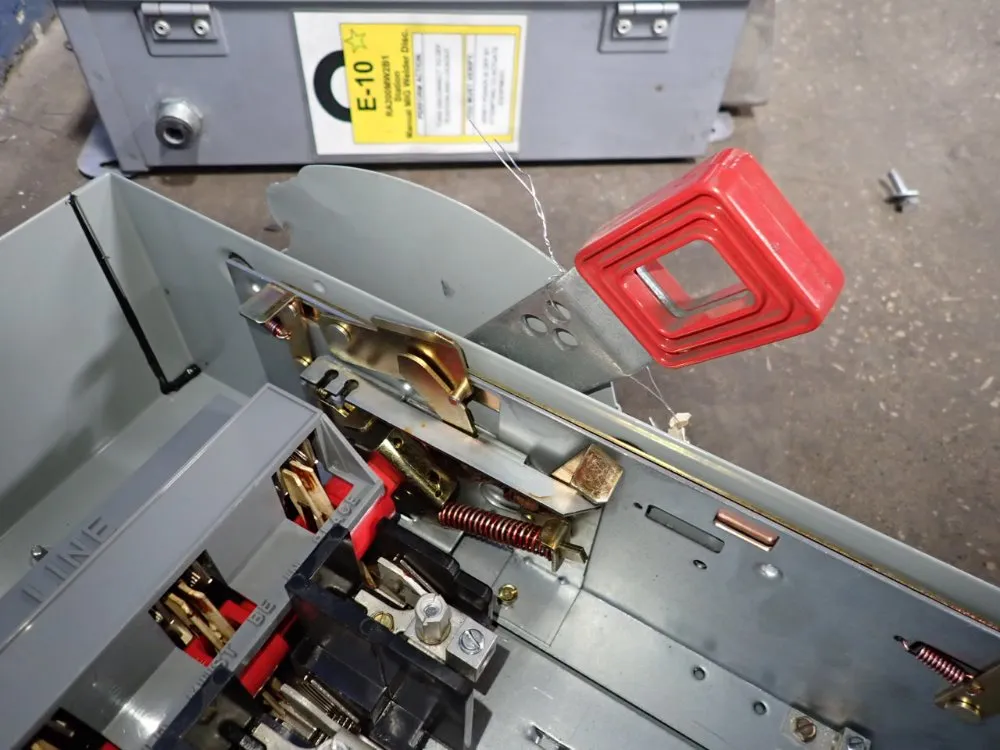 General Electric 60 Amp Non-fusible Disconnect - Thn3362j