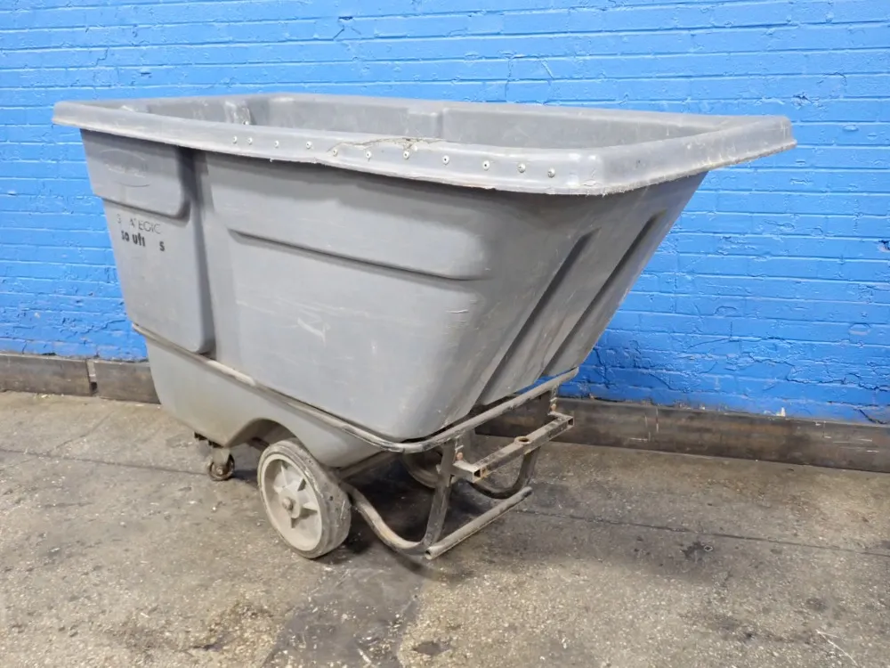 Rubbermaid 1 Cu Yd / 750 Lbs Plastic Tilt Cart